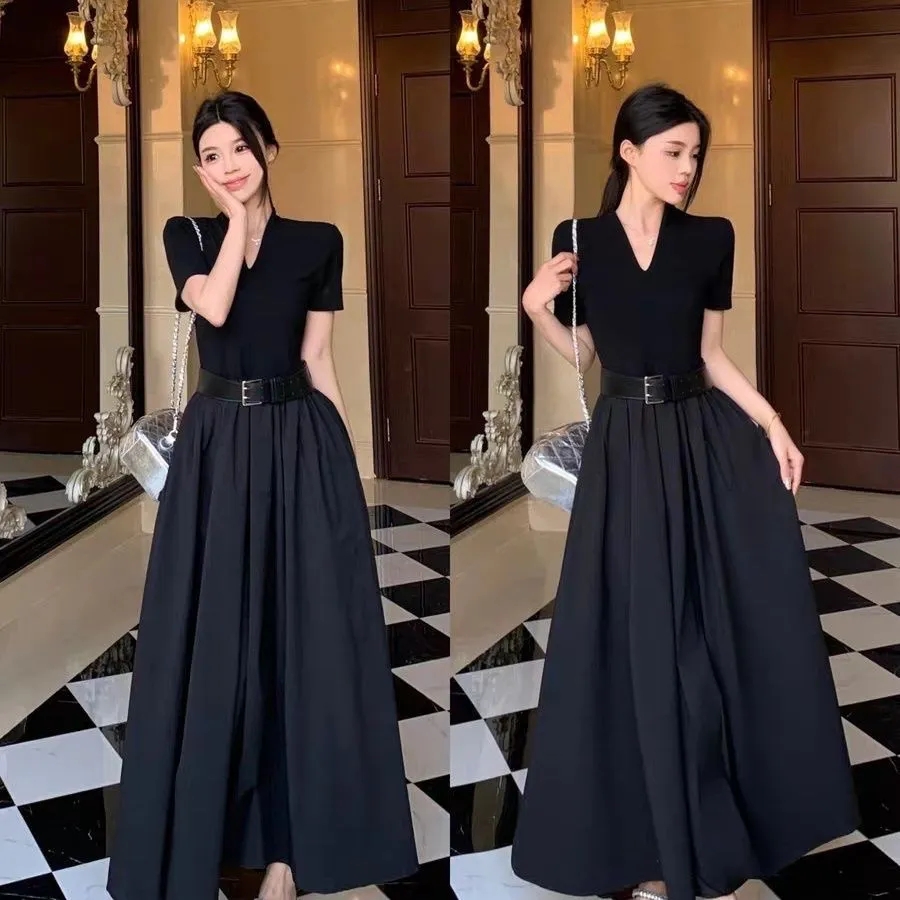 2025年夏季新款高級感時尚氣質百搭V領黑色短袖拼接連衣裙,收腰顯瘦，不挑身材